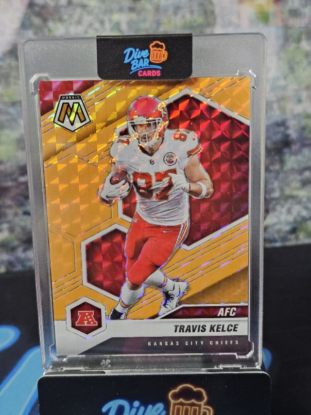 Travis Kelce 2021 Panini Mosaic Prizm Orange Fluorescent SN25 Raw Card