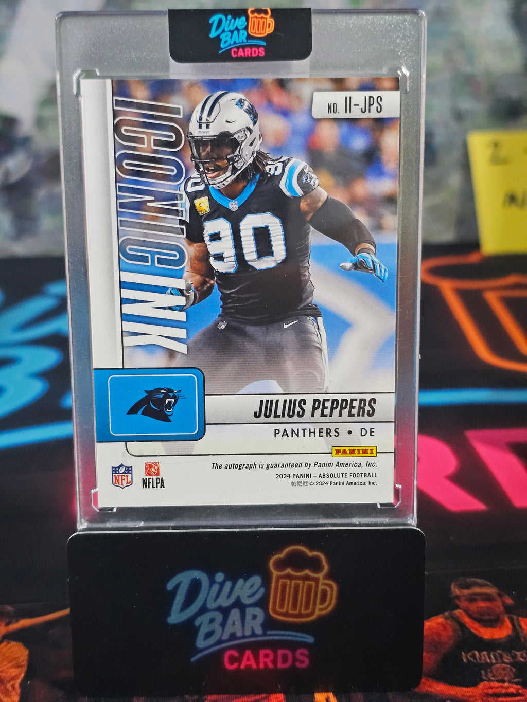 Julius Peppers 2024 Panini Absolute Iconic Ink Green AU SN25 Raw Card